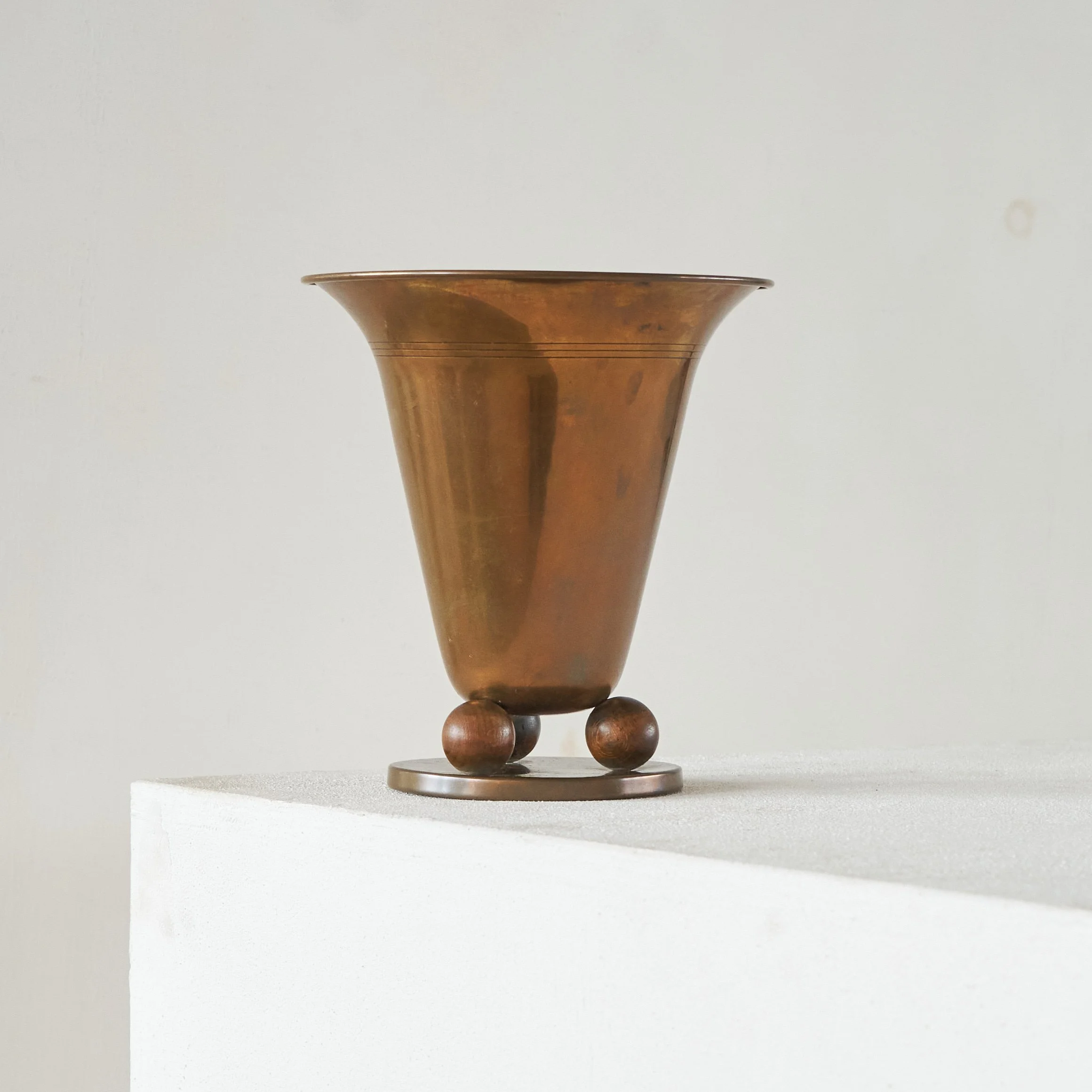 SOLD - Art Deco Vase in Copper and Wood 1930s — DEZAAK DELUXE
